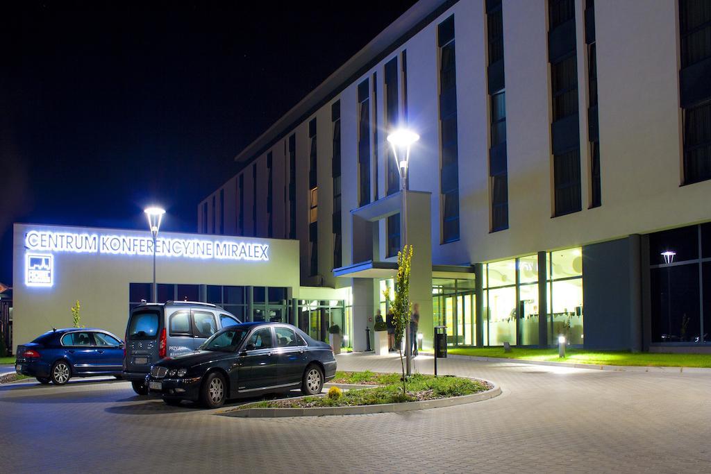 Hotel Poznanski A2 Lubon Exterior photo